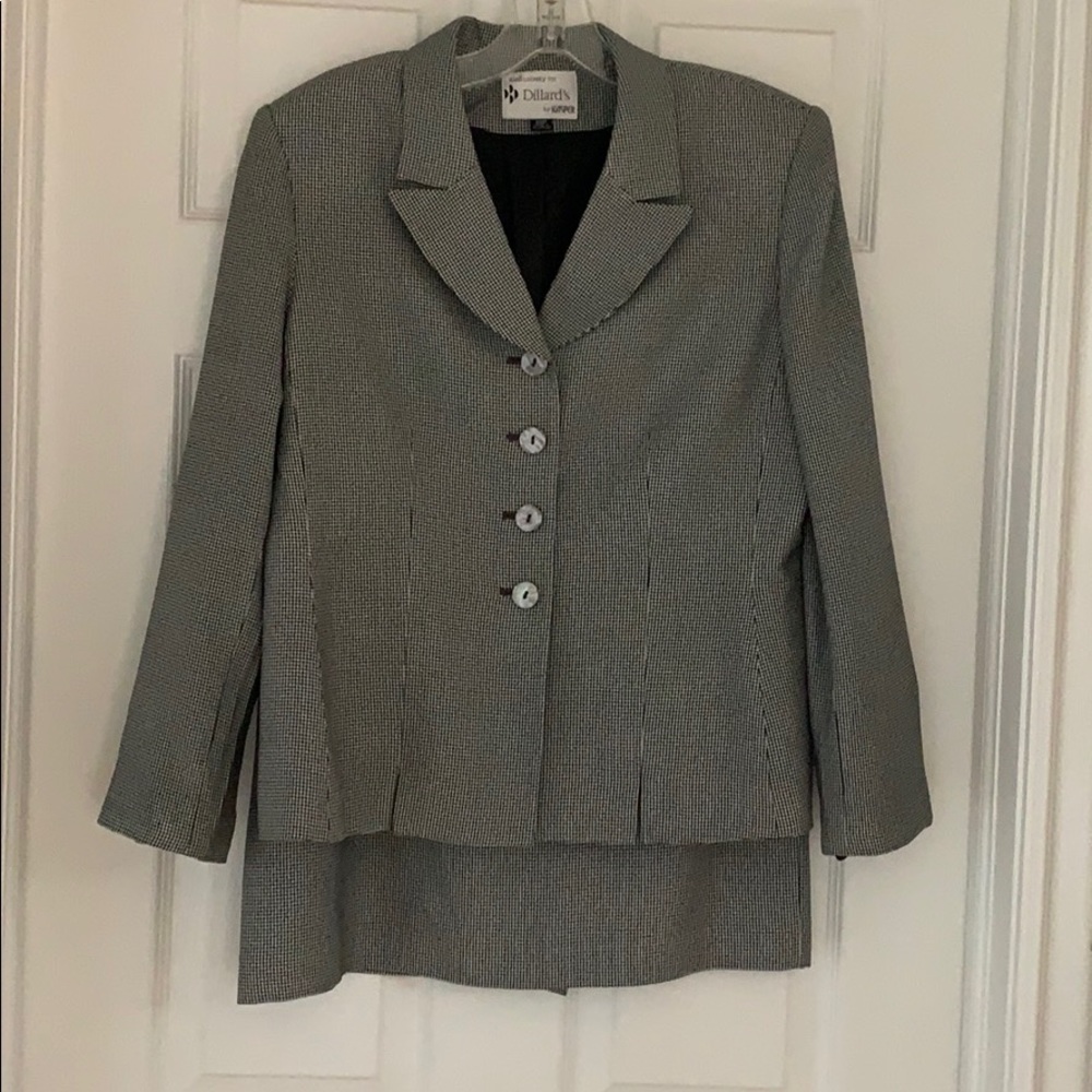 Dillards Kasper 2 piece suit, lined